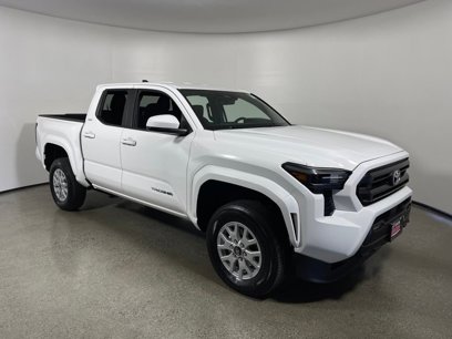 New 2025 Toyota Tacoma SR5