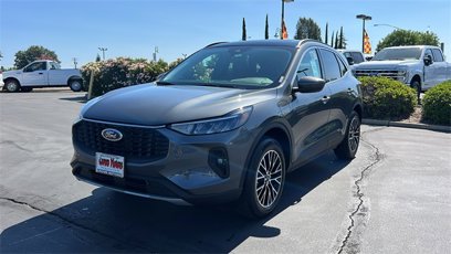 New 2025 Ford Escape SE