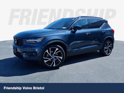 Used 2022 Volvo XC40 T5 R-Design w/ Advanced Package