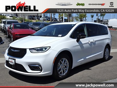 Certified 2024 Chrysler Pacifica Touring-L