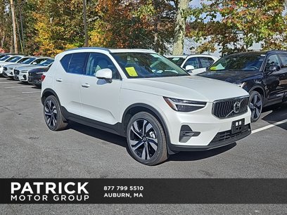 New 2025 Volvo XC40 B5 Plus w/ Protection Package Premier