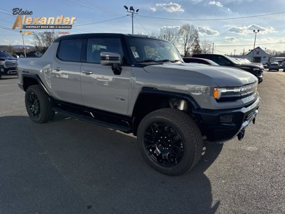 New 2025 GMC Hummer EV 3X w/ LPO, Dark Essentials Package