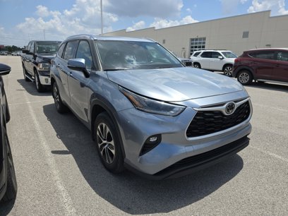 Used 2021 Toyota Highlander XLE