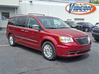 Used 2015 Chrysler Town & Country Limited Platinum