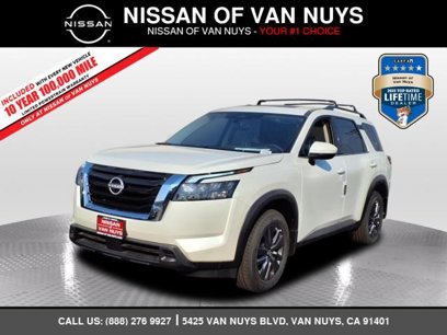 New 2024 Nissan Pathfinder SV w/ SV Premium Package