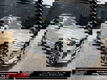 Certified 2022 Volvo XC60 B5 Momentum w/ Advanced Package