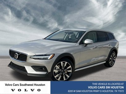 New 2025 Volvo V60 B5 Cross Country Ultra w/ Protection Package Premier