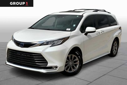 Used 2023 Toyota Sienna XLE