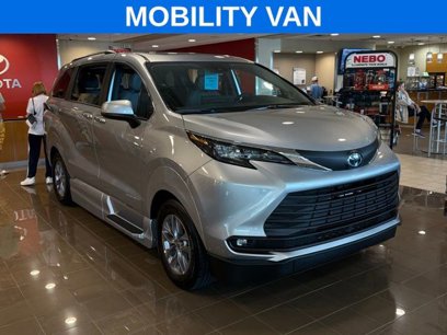 Used 2025 Toyota Sienna XLE