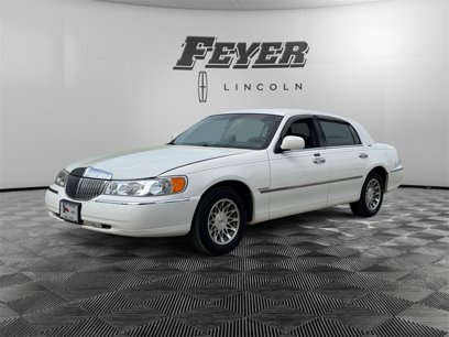 Used 2002 Lincoln Town Car Signature
