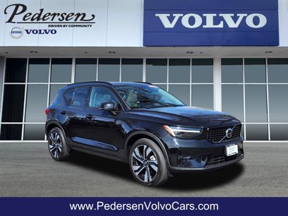 New 2025 Volvo XC40 B5 Plus w/ Climate Package