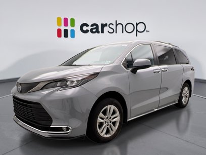 Used 2022 Toyota Sienna XLE Woodland Edition