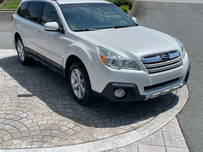 Used 2013 Subaru Outback 2.5i Limited w/ Moonroof Pkg