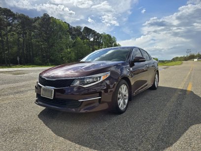 Used 2018 Kia Optima LX w/ 17" Alloy Wheels Package