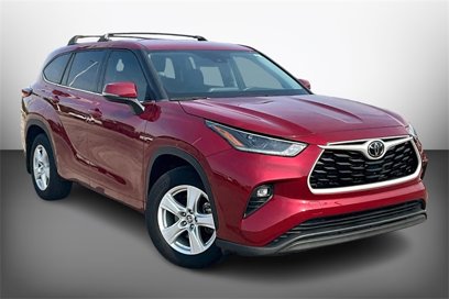 Used 2021 Toyota Highlander LE