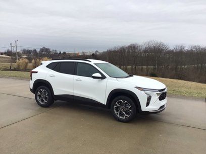 New 2025 Chevrolet Trax LT w/ LT Convenience Package