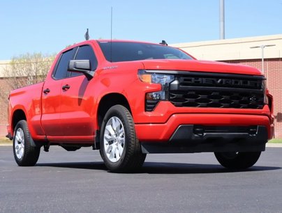 New 2025 Chevrolet Silverado 1500 Custom w/ LPO, Dark Essentials Package