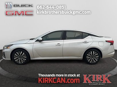 Used 2023 Nissan Altima 2.5 SV
