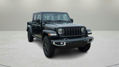 New 2025 Jeep Gladiator Sport