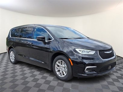 New 2025 Chrysler Pacifica Select