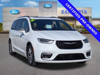 Used 2024 Chrysler Pacifica Pinnacle