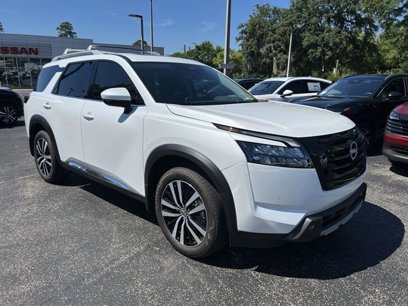 New 2025 Nissan Pathfinder Platinum w/ Black Appearance Package