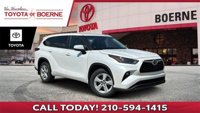 Used 2023 Toyota Highlander LE
