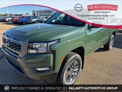 New 2025 Nissan Frontier SV w/ SV Convenience Package