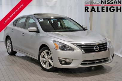 Used 2013 Nissan Altima 2.5 SV w/ 2.5SV Convenience Pkg