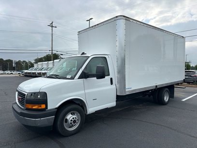 New 2024 GMC Savana 3500 Extended w/ Power Convenience Package