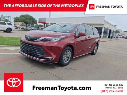 Used 2021 Toyota Sienna XLE