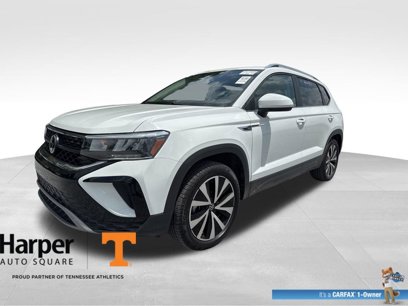 Used 2023 Volkswagen Taos SE w/ Panoramic Sunroof Package