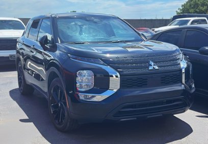 Used 2023 Mitsubishi Outlander SE Black Edition