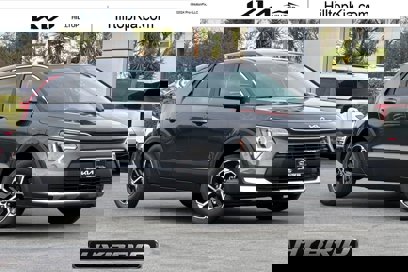 New 2025 Kia Niro LX