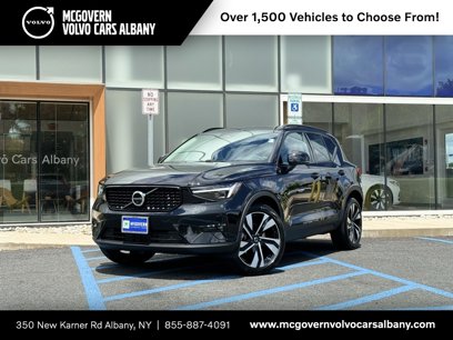 New 2025 Volvo XC40 B5 Plus w/ Protection Package Premier