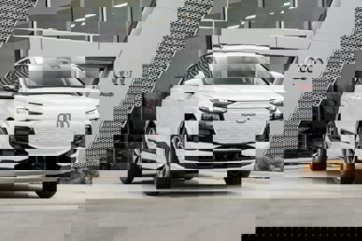 New 2025 Audi Q6 e-tron Premium Plus