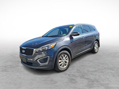 Used 2017 Kia Sorento LX w/ LX Convenience Package
