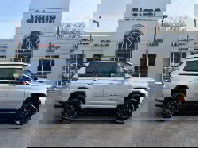 New 2025 Jeep Grand Cherokee L Altitude
