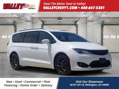 Used 2018 Chrysler Pacifica Touring-L w/ Premium Audio Group