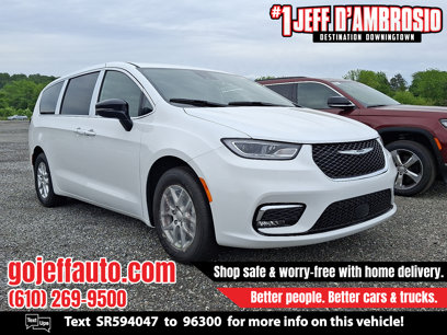 New 2025 Chrysler Pacifica Select