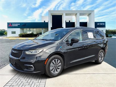 Used 2021 Chrysler Pacifica Touring-L