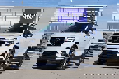 New 2025 Volvo XC40 B5 Plus w/ Protection Package Premier
