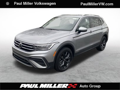 Used 2024 Volkswagen Tiguan SE w/ Panoramic Sunroof Package