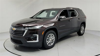 Used 2022 Chevrolet Traverse LT