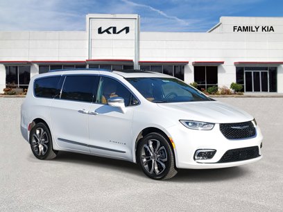 Used 2022 Chrysler Pacifica Pinnacle