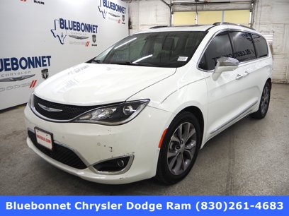 Used 2020 Chrysler Pacifica Limited w/ Tire & Wheel Group