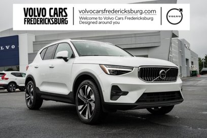 New 2025 Volvo XC40 B5 Ultra w/ Climate Package