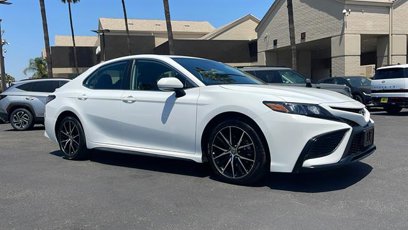 Used 2022 Toyota Camry SE w/ Convenience Package