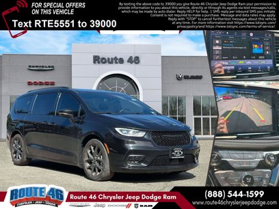 Used 2021 Chrysler Pacifica Touring-L w/ Uconnect Theater Family Group