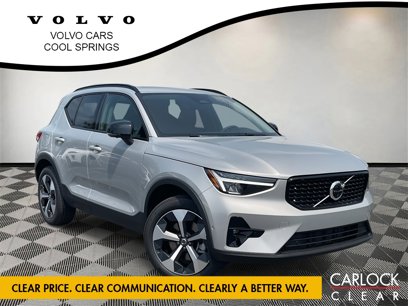 New 2025 Volvo XC40 B5 Plus w/ Climate Package